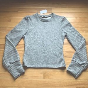 CHARLOTTE RUSSE NWT SUPER CUTE SILVER TOP WITH FLECKS OF SILVER SPARKLE